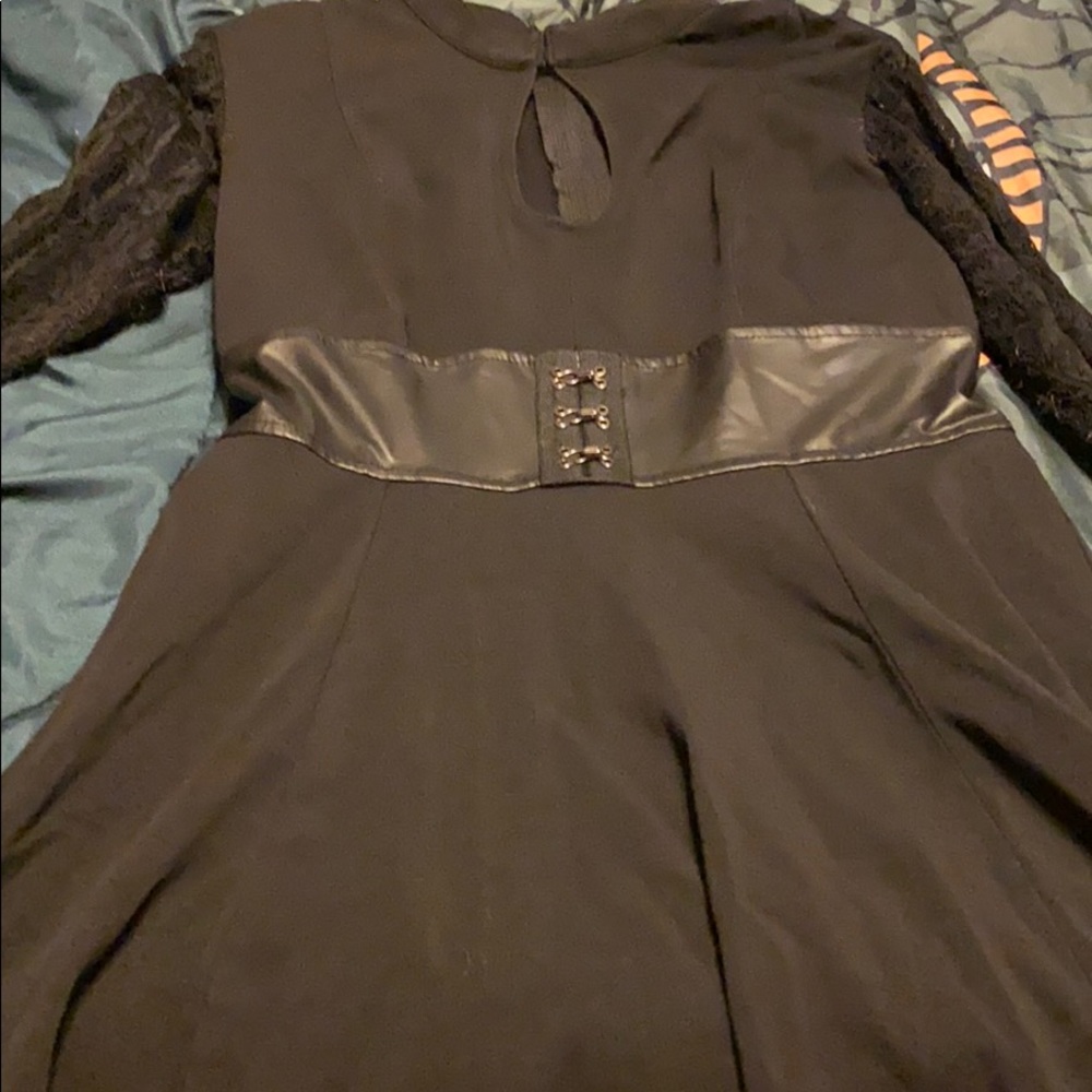 Hot Topic Keyhole hi-low dress